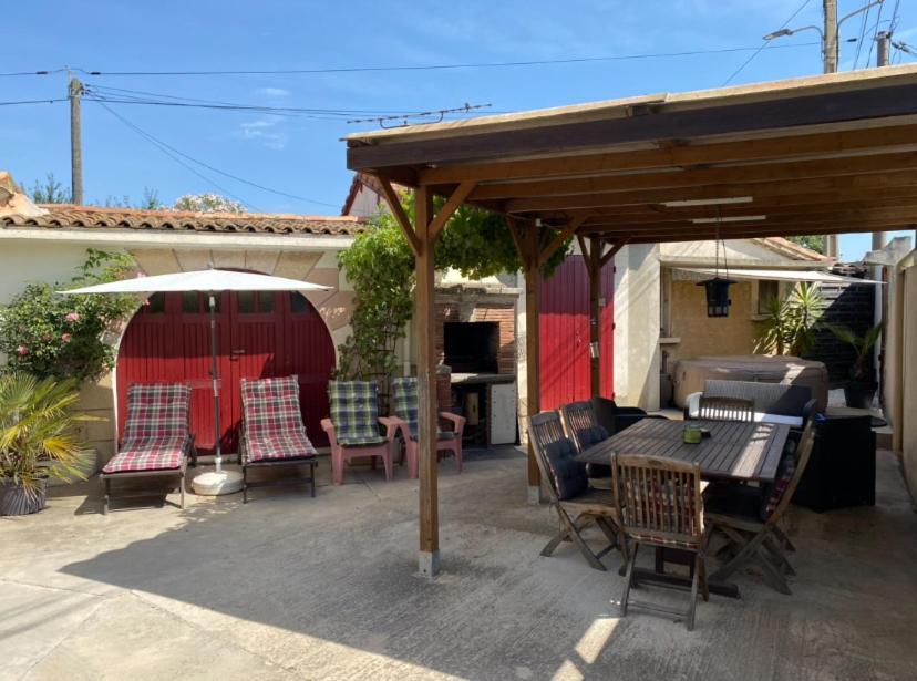 Appartement Tout Confort Avec Parking Ferme آرْلْ المظهر الخارجي الصورة
