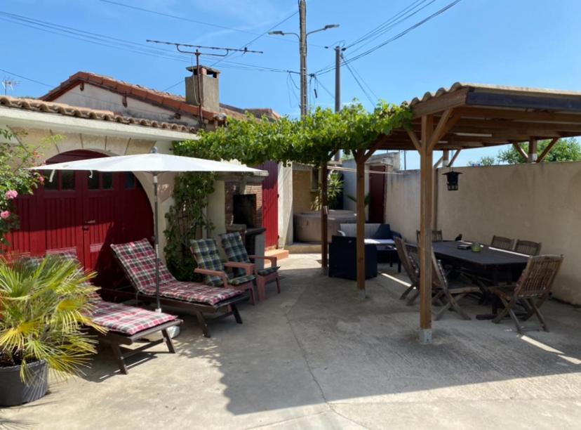 Appartement Tout Confort Avec Parking Ferme آرْلْ المظهر الخارجي الصورة