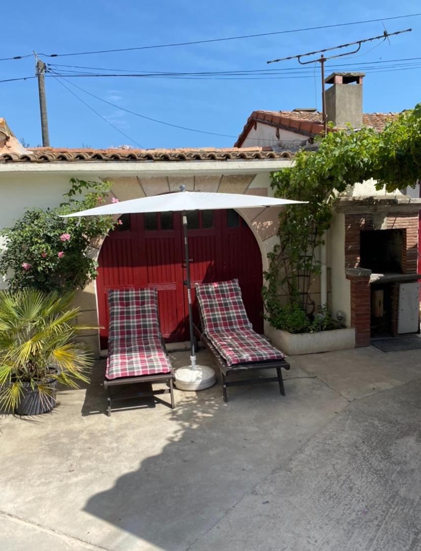 Appartement Tout Confort Avec Parking Ferme آرْلْ المظهر الخارجي الصورة