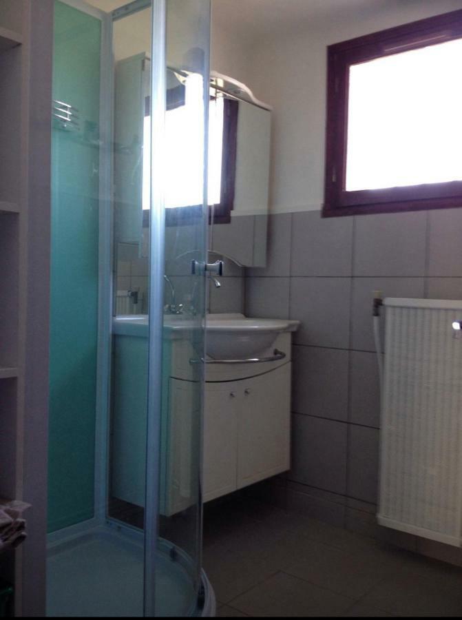 Appartement Tout Confort Avec Parking Ferme آرْلْ المظهر الخارجي الصورة